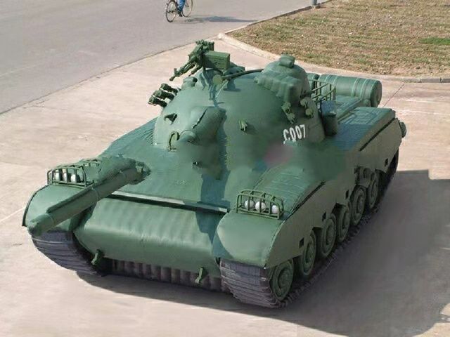 东方充气坦克战车